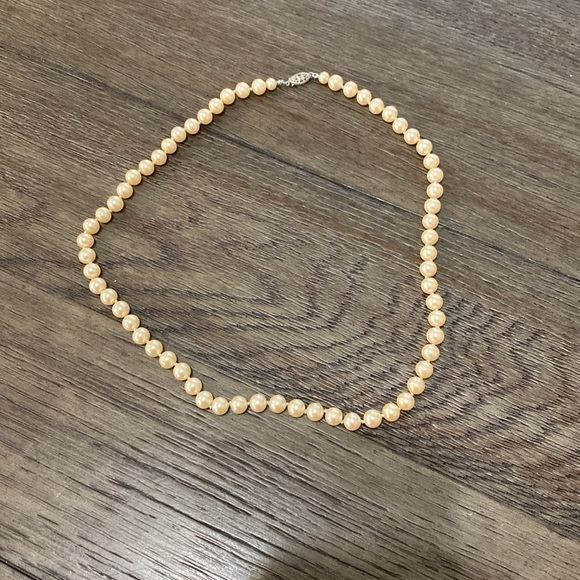 VINTAGE yellow pearl necklace - Picture 2 of 9